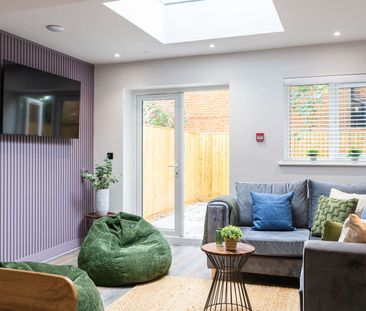 Luxury 6-bedroom, en-suite bathroom Student House! Room 6 - Photo 5