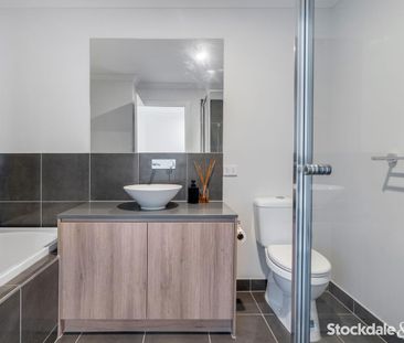 7 Hanover Way, Mickleham, Vic 3064 - Photo 1