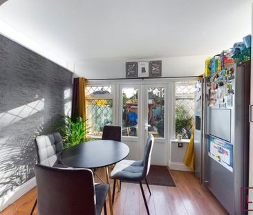 3 bedroom semi-detached house to rent - Photo 2