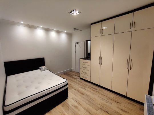 Room in a Shared Flat, Hendon, NW4 - Photo 1