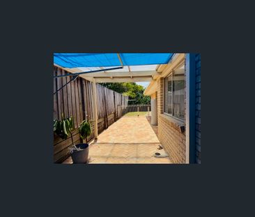 FAMILY HOME IN GREAT LOCATION WITH POOL - Photo 6