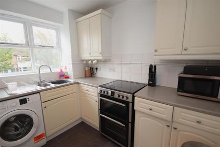 2 bedroom apartment to rent - Photo 5