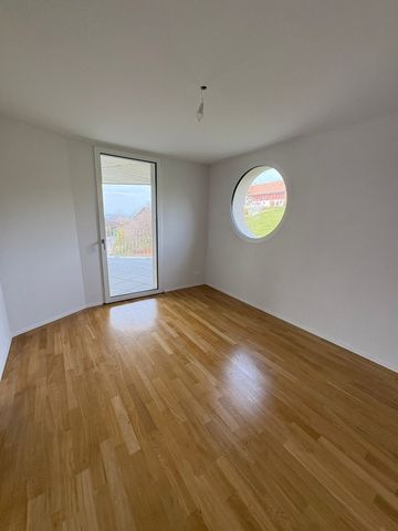 Objet unique, 4.5 pièces neuf en attique ! - Photo 4