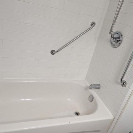 2 CH - 1 SDB - Québec - $1,349 /mo - Photo 3