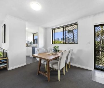 Inner-City Living in the Heart of New Farm - Photo 3