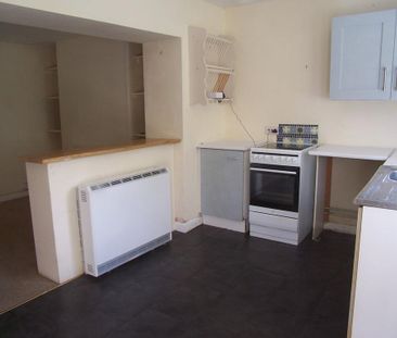 2 bedroom end of terrace house to rent - Photo 3