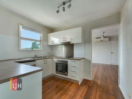 AIR CONDITIONED 2 BEDROOM UNIT WITH COURTYARD! - Photo 5