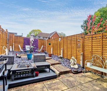 2 bedroom end of terrace house to rent - Photo 1