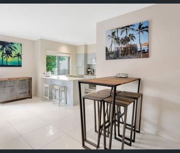 Runaway Bay Beach side Townhouse - Photo 2