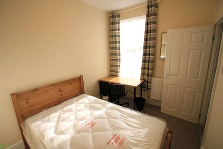 2 bedroom terraced house to rent - Photo 3