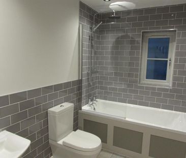 4 bedroom semi-detached house to rent - Photo 1