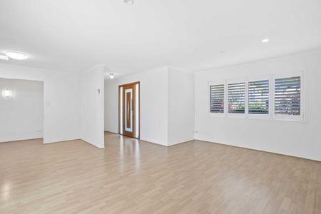 12 Warrina Crescent, Burleigh Waters QLD 4220 - House For Rent | Domain - Photo 5