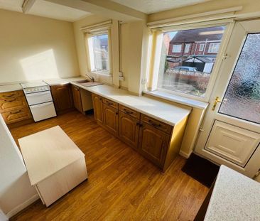 3 bedroom semi-detached house to rent - Photo 4