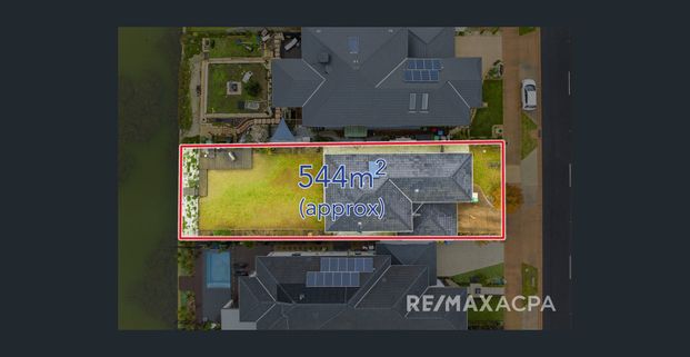 Exquisite Lakeside Living - Photo 1