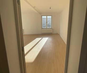 Appartement te huur - Photo 1