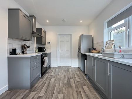 3 bedroom detached house to rent - Photo 5