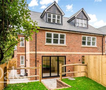 4 bedroom semi-detached house to rent - Photo 3