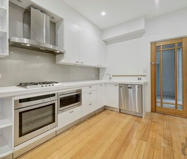 1/10 Ellesmere Road, Windsor - Photo 1
