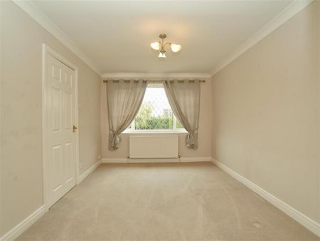 4 bedroom detached house to rent - Photo 3