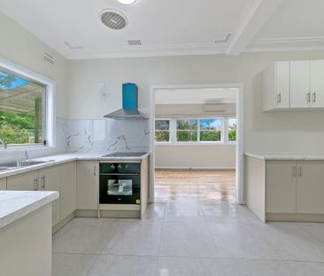 Renovated Large Family Home – Walk to Hills Grammar - Photo 3