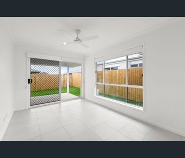 Stunning Family Home In Logan Reserve - Photo 4