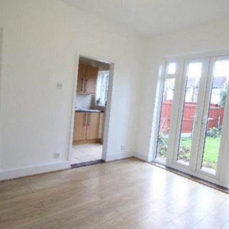 3 bedroom terraced house to rent - Photo 2