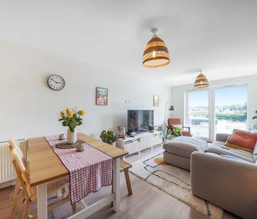 2 Bed Flat, Fuller Court, N8 - Photo 1