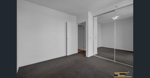 Stylish 1 Bedroom, 1 Bathroom Apartment in the Heart of Convenience - Photo 1