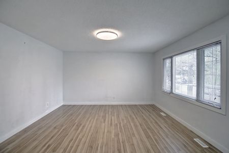 Beautiful 5-Bedroom Bungalow for Rent – 6607 Malvern Road NE Available Jan 1, 2026 - Photo 2