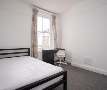 5 bedroom property to rent - Photo 2