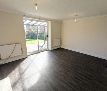 4 bedroom detached house to rent - Photo 1