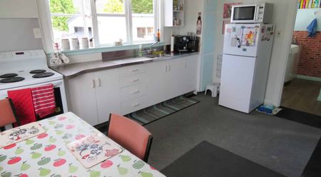REEFTON - 1 BEDROOM - Photo 3