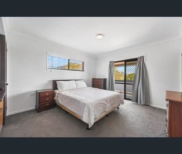 1/54a Stuart St, Mount Lofty, Qld 4350 - Photo 2