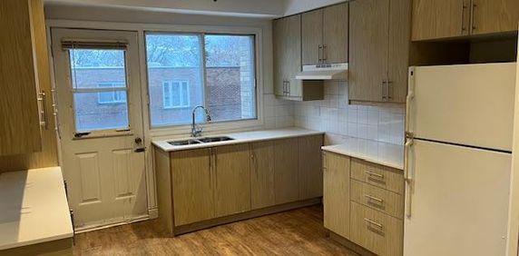 4 1/2 À LOUER - Photo 2