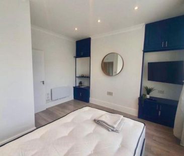 Bedsit to rent - Photo 5