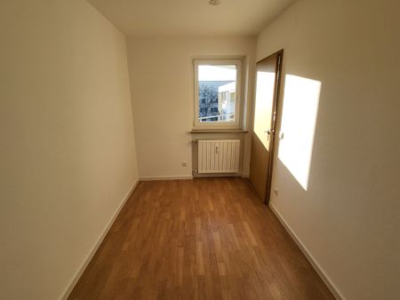 Renovierte 1,5-Zimmerwohnung mit Balkon in Lechhausen zu vermieten - Photo 4