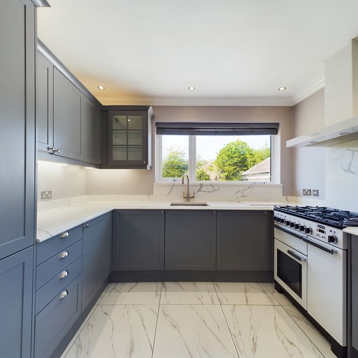 3 bed detached bungalow to rent in Park Close, Lane End, Buckinghamshire, HP14 3LF - Photo 1