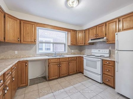 For Lease - 17 Bayliss Avenue Unit# 2, Toronto, Ontario - Photo 4