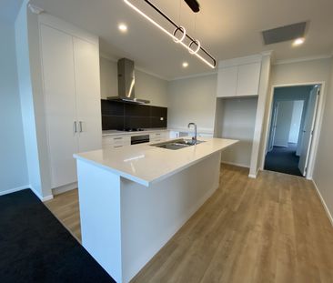 68 Hokioi Drive, Kenepuru - Photo 3