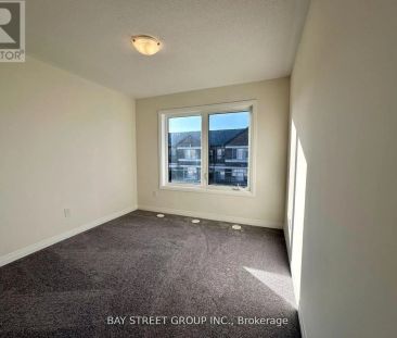 10 SISSONS WAY - Photo 4