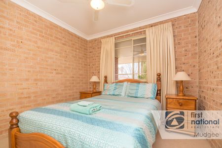 QUALITY CENTRAL FURNISHED VILLA - Photo 2