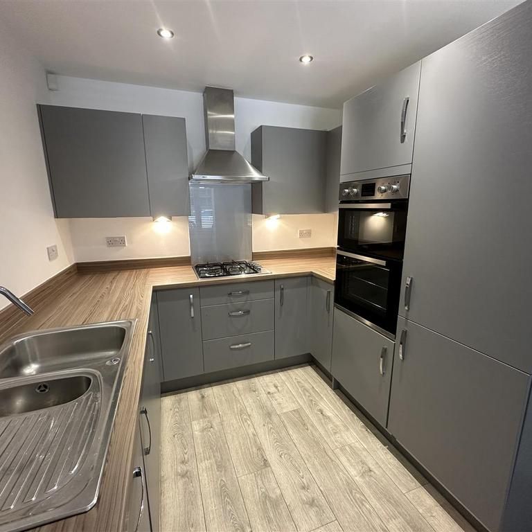 2 bedroom semi-detached house to rent - Photo 1