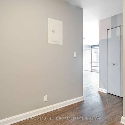 Entertainment district 900+sqft! - Photo 3