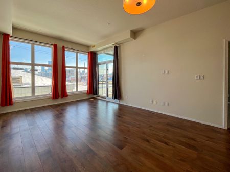 Modern 2 Bed Condo In Queen Mary Park | Secure Parking | Pet Friendly - Photo 2