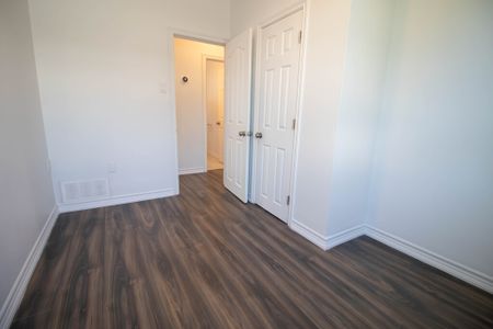 23 St. Patrick St, St. Catharines - 3 Bedroom Main Unit - Photo 5