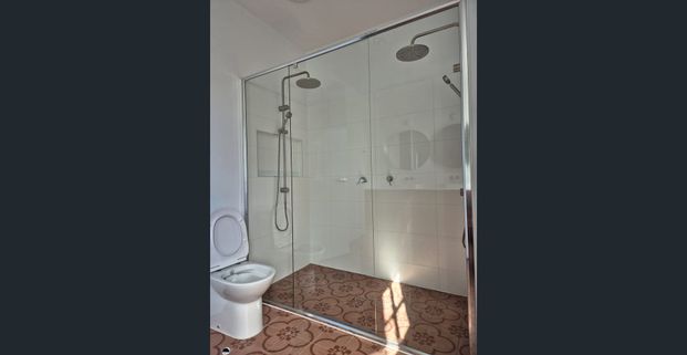 Kitchens & ensuites in your rooms - Photo 1