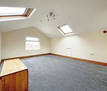 2 bedroom Duplex to rent - Photo 3