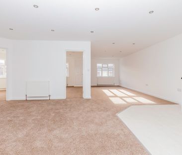 Flat 3, Falcon Court Stockett Lane, Maidstone, Coxheath, ME17 4FT - Photo 6