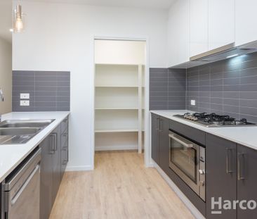 Experience Luxurious Living in Branyan - Photo 4