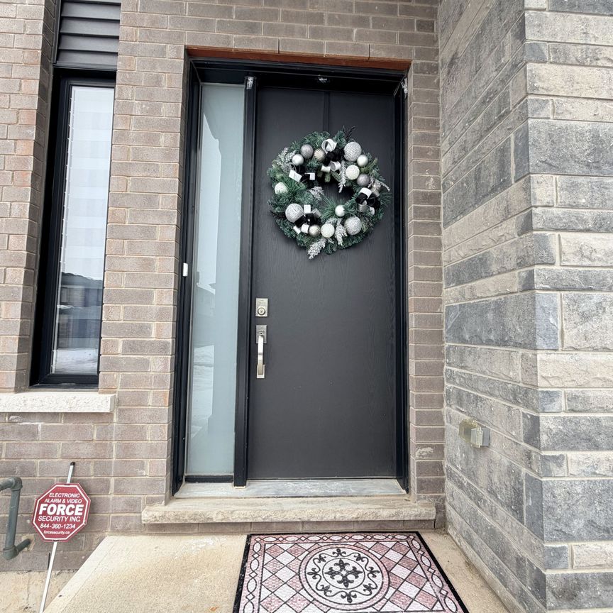 For Lease - 7356 MAJESTIC Trail Unit# UPPER, Niagara Falls, Ontario - Photo 1